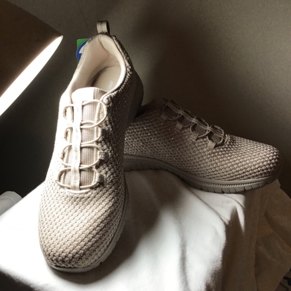 🎁 SKECHERS, size 10, glitter slip-on, taupe,mnemonic, no box, lightweight - Picture 3 of 5